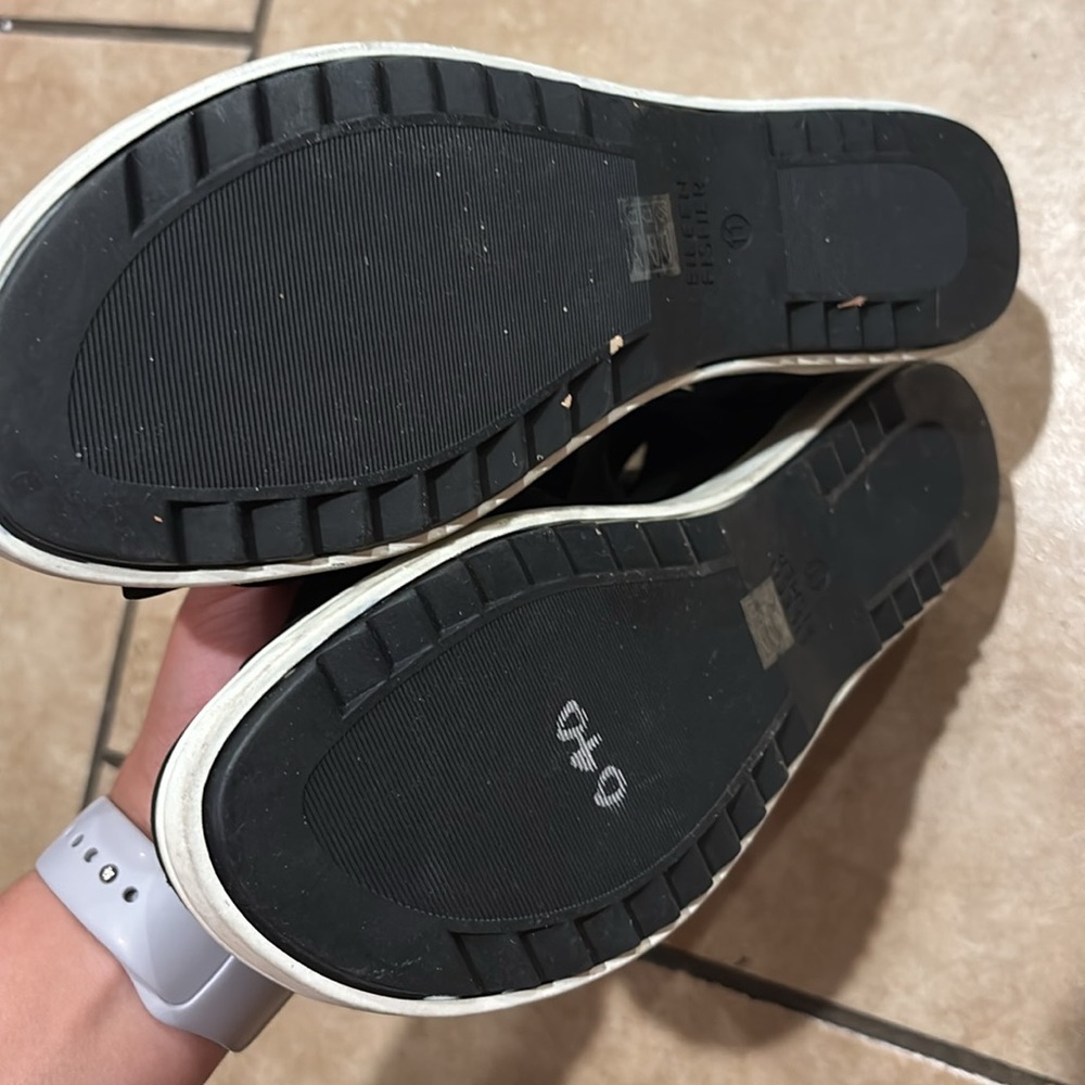 Eileen Fisher Black Suede Cross Strap Sandal - Picture 6 of 7